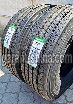 WestLake WSA2 (рулевая) 315/80 R22.5 156/153L 18PR - Фото шин с этикетками вблизи